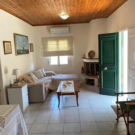 Lena's Traditional Hébergement de vacances *