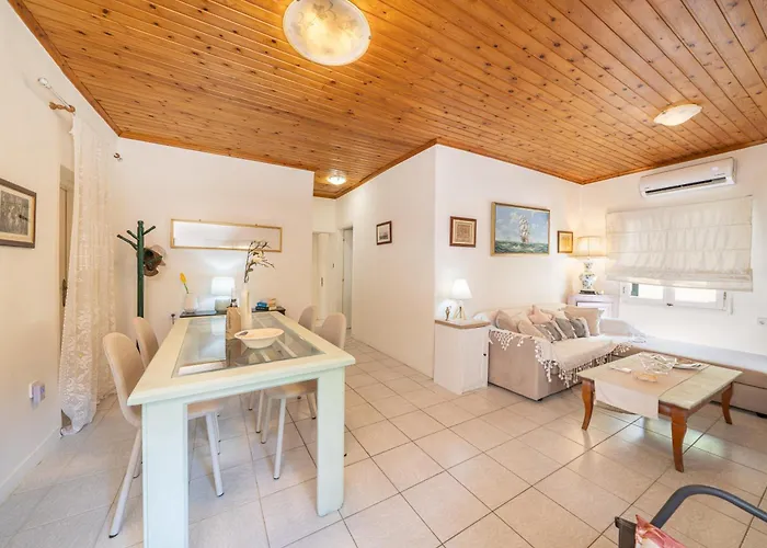 Lena's Traditional Tatil Evi *